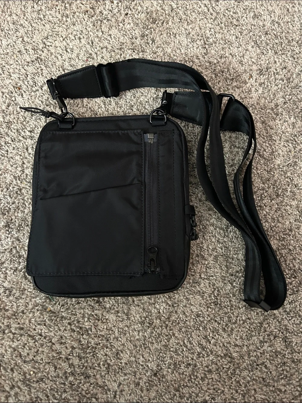 N/A sleek black